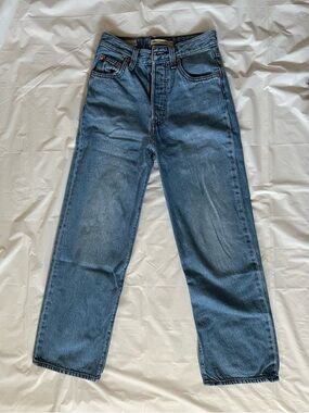 Classic Straight-Leg Jeans in Light Blue